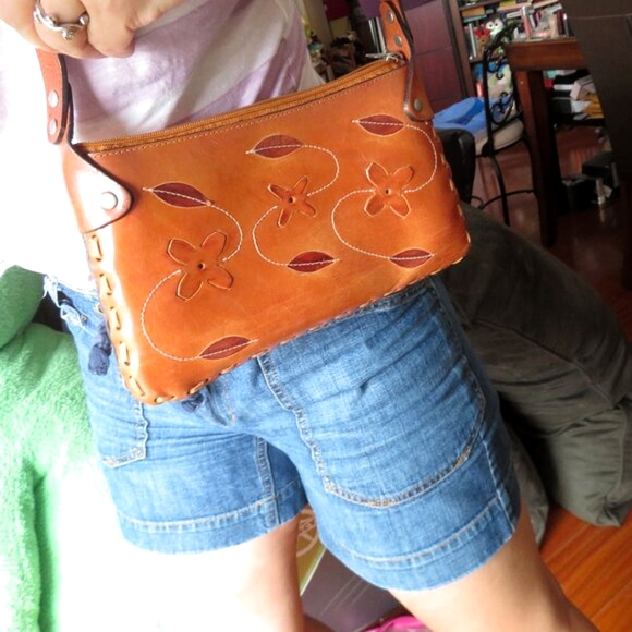 Fanco Rino Leather Flower Cutout And Whipstitch Details Mini Shoulder Bag - Picture 16 of 16